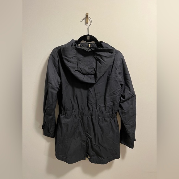 Only water resistant navy jacket with hood. Size M - Picture 7 of 8